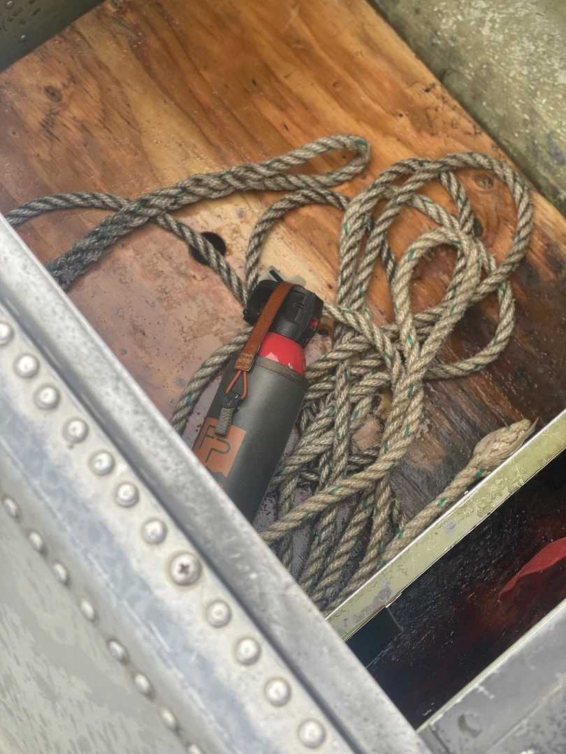 TOOLS Fishpond Thunderhead Bear Spray Holder - Eco 7 TOOLS Fishpond Thunderhead Bear Spray Holder - Eco